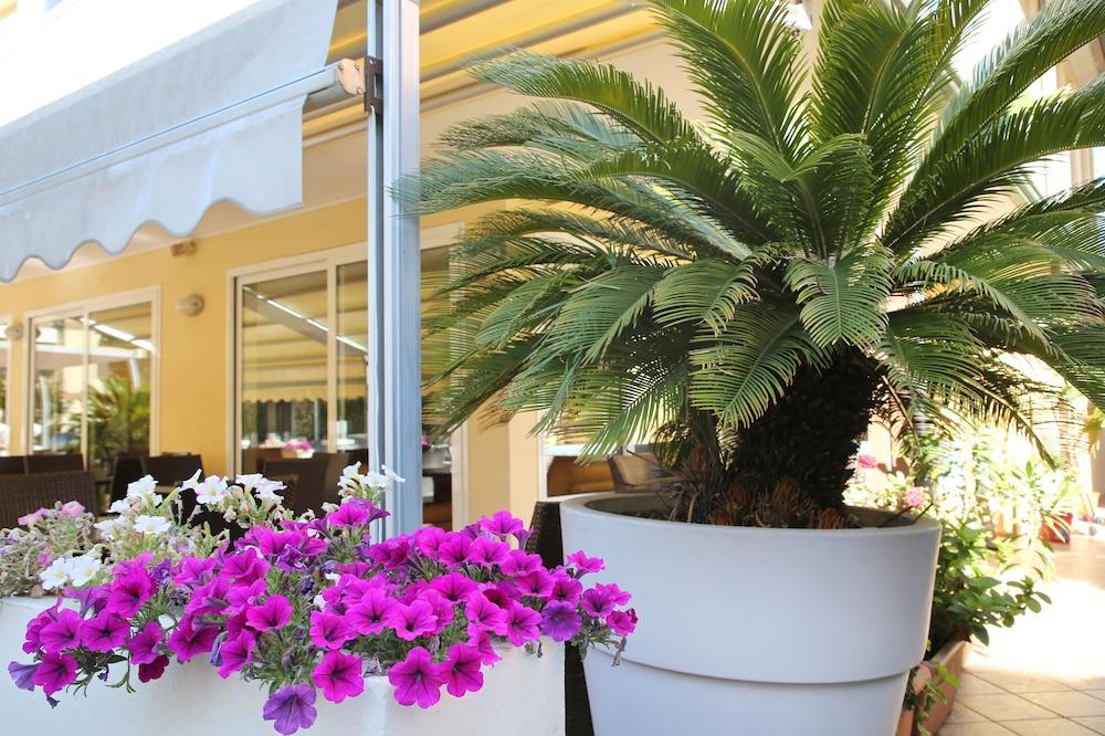 Hotel Elisir Rimini Exterior photo